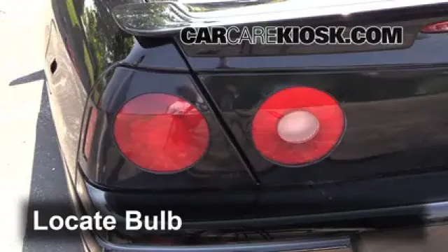 2004 Chevrolet Impala SS 3.8L V6 Supercharged Éclairage Feux de marche arrière (remplacer une ampoule)